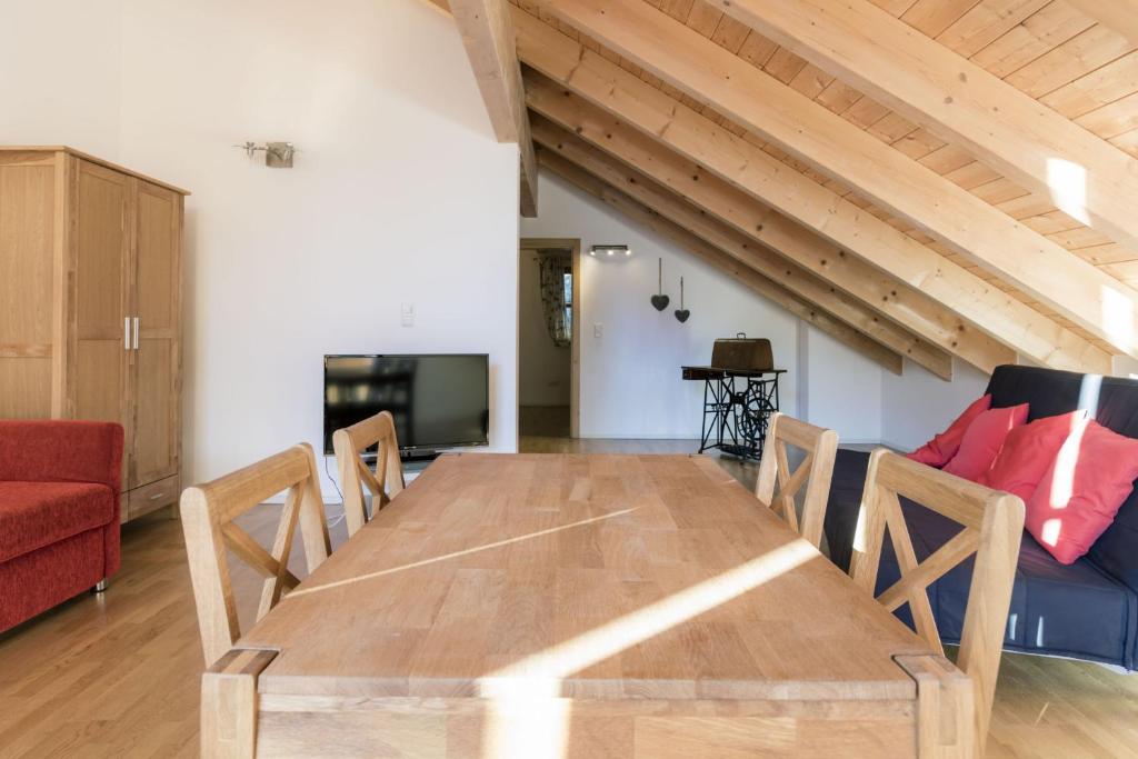 Zugspitzpanorama - Zugspitzhaus room 6